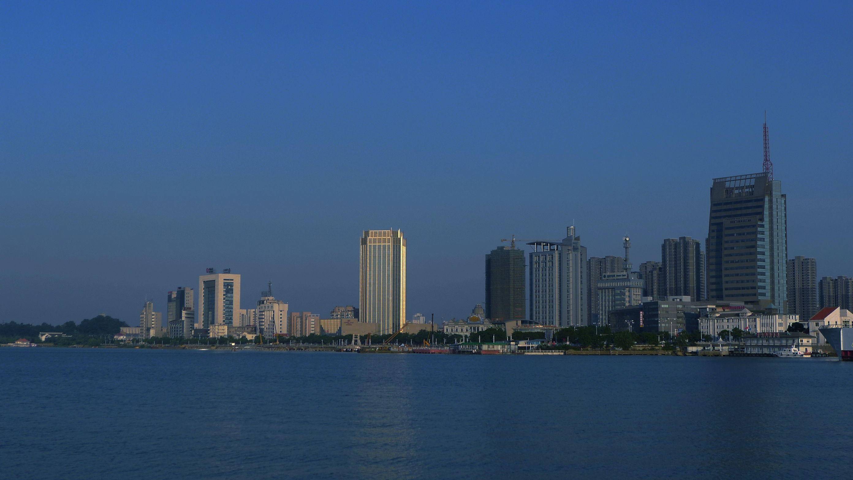 经济总量位居全国省会城市第二位_经济总量全球第二图片(3)