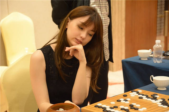 原创围棋女神黑嘉嘉长相甜美气质出众网友千年一遇的美女