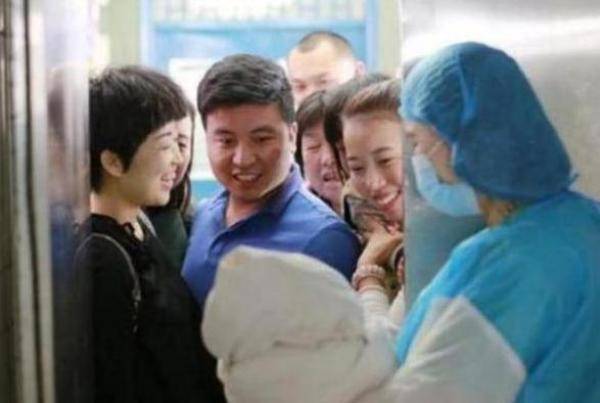 宝宝|有何意义？来看看体重的“理想值”宝宝出生时报的“几斤几两”