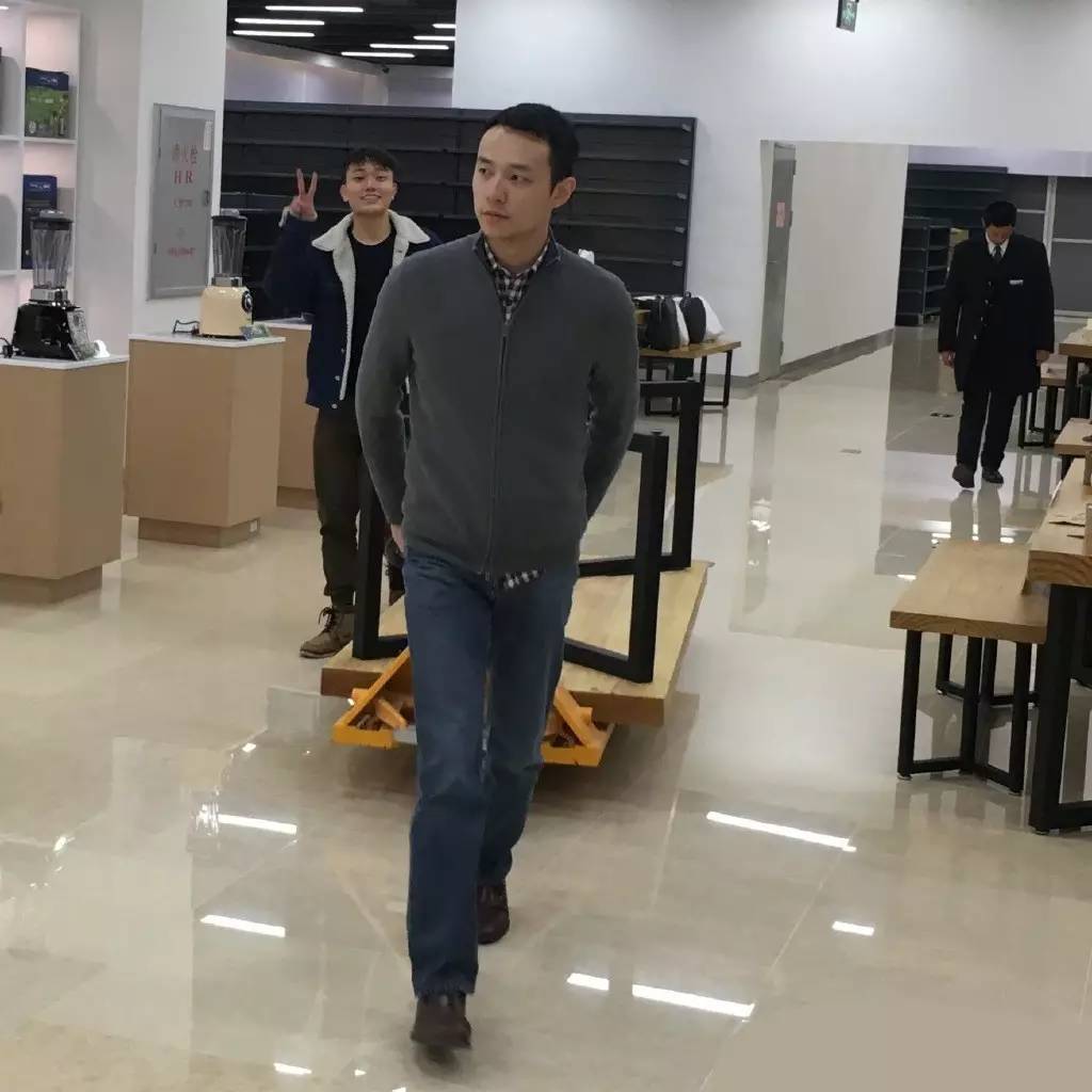 原创被霍英东严格教育被马云认可的霍启文为何是霍家未来的继承人