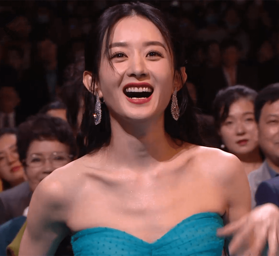 宋茜|金鹰奖镜头：宋茜法令纹夸张，赵丽颖精致又性感，李易峰差点摔倒