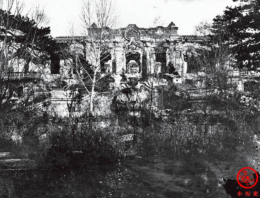 文化|晚清老照片:被英法联军焚毁之后的圆明园,断壁残垣荒草丛生