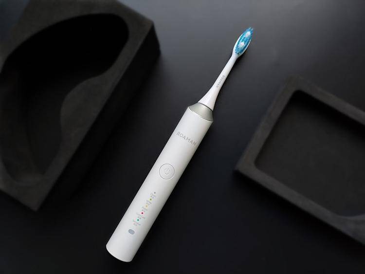 电动牙刷怎么用——罗曼电动牙刷e7体验