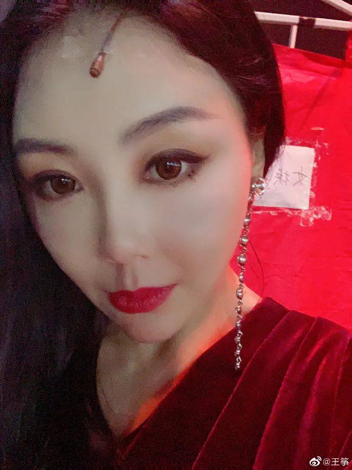 王筝曝老公出轨证据,再发文称“爱会消失”