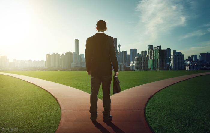 工作|那个花5年考上公务员的同学辞职了