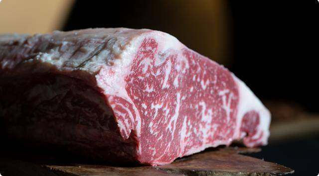 牛排权威指南!牛肉的干式熟成与湿式熟成_食材