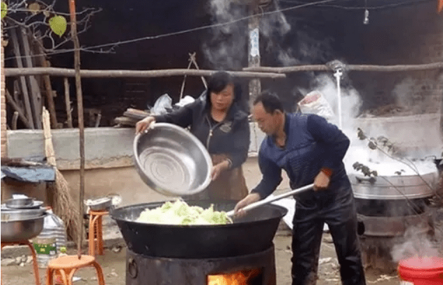 为什么农村有大学生的家庭,还不如不上学的家庭