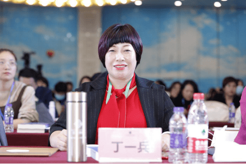 幸福集团董事长_国岳集团董事长图片