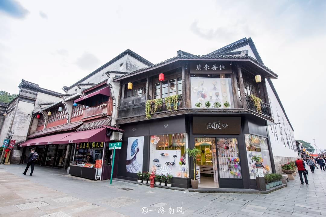 河坊街|杭州第一名街，再现清末民初风貌，首富胡雪岩在此建药堂悬壶济世