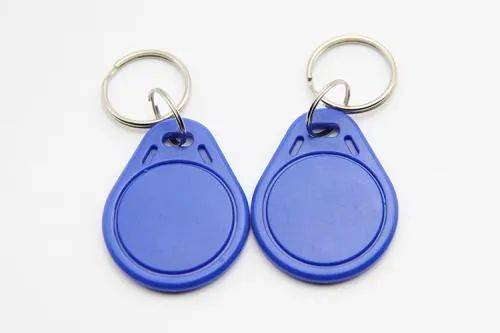 蓝色|iPhone 12 蓝色翻车？网友直呼太接地气了~