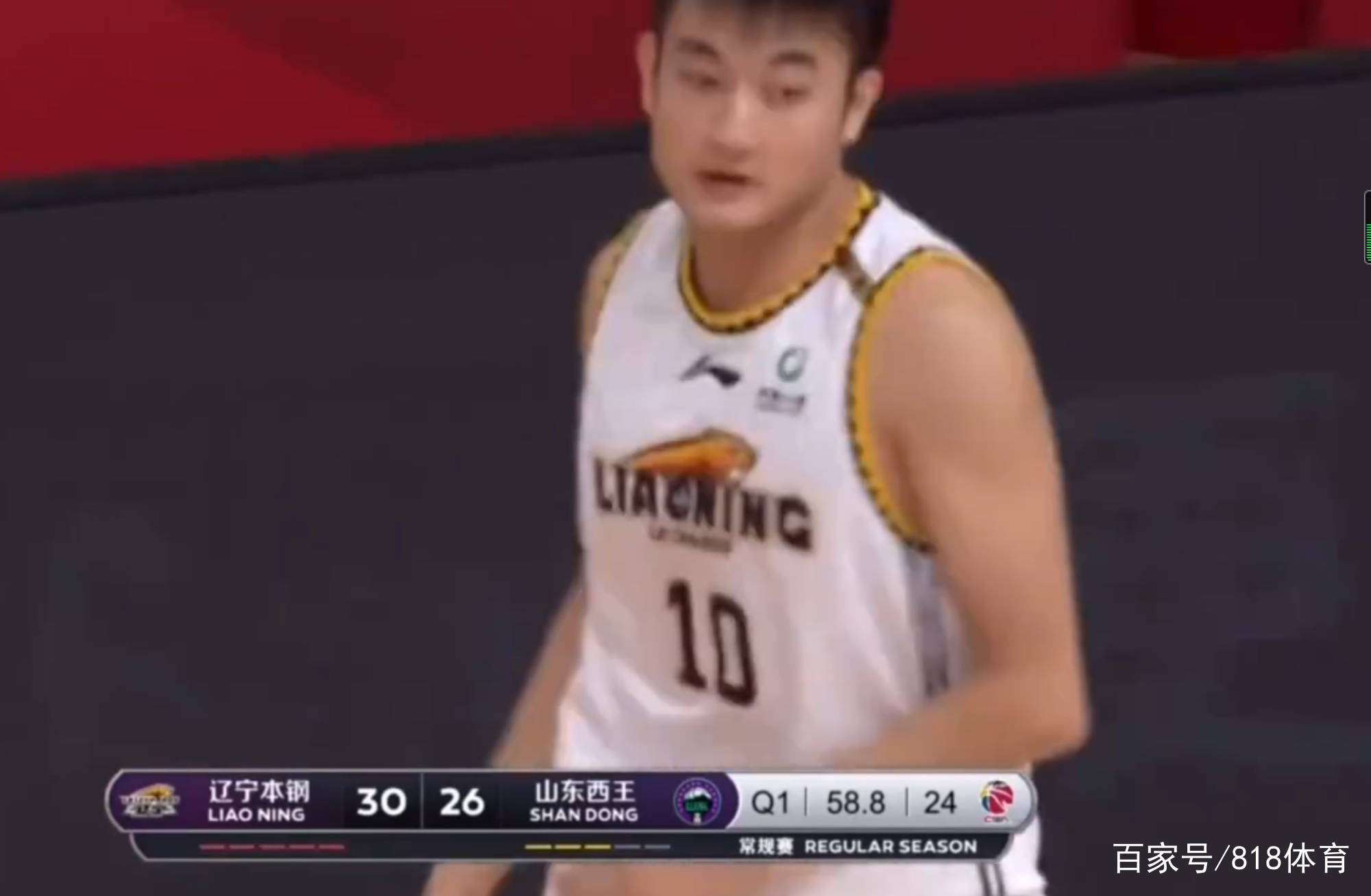 南杜锋北杨鸣!丛明晨被紧逼传球出界,杨鸣口吐芬芳:这个b胆儿