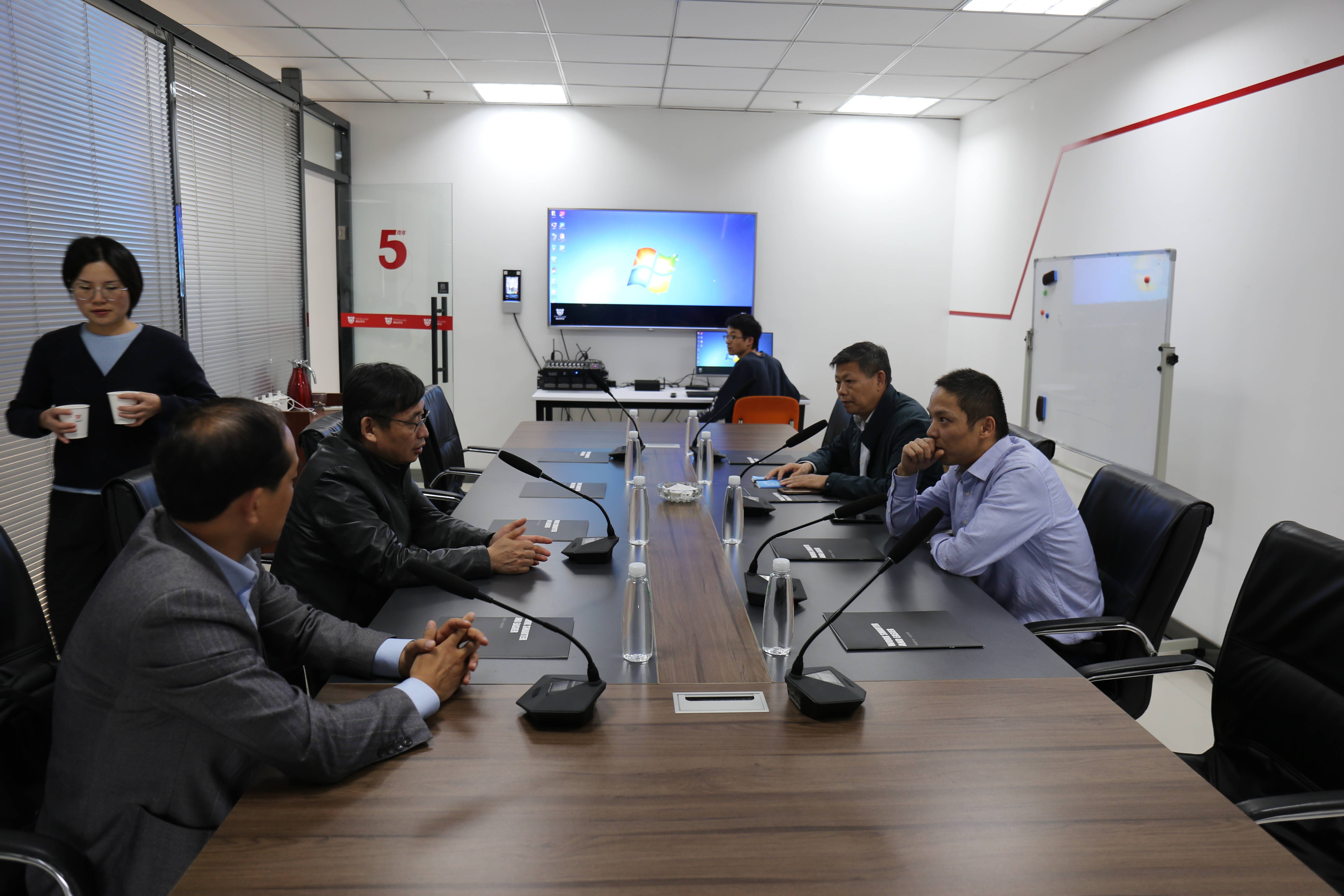 电气|安工大电气工程学院院长一行莅临咪鼠参观调研