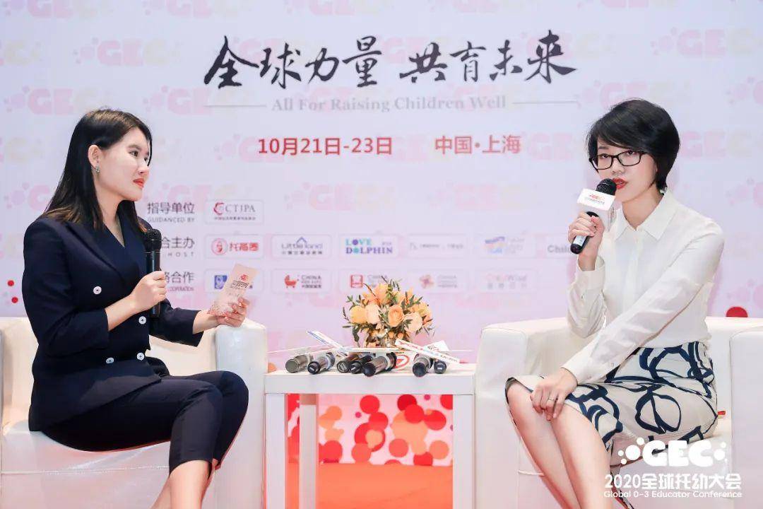 辛静女士接受记者采访