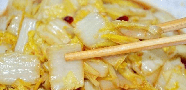 酸辣白菜怎么炒好吃窍门 fcff068baad447fc82e02de64676047a.png