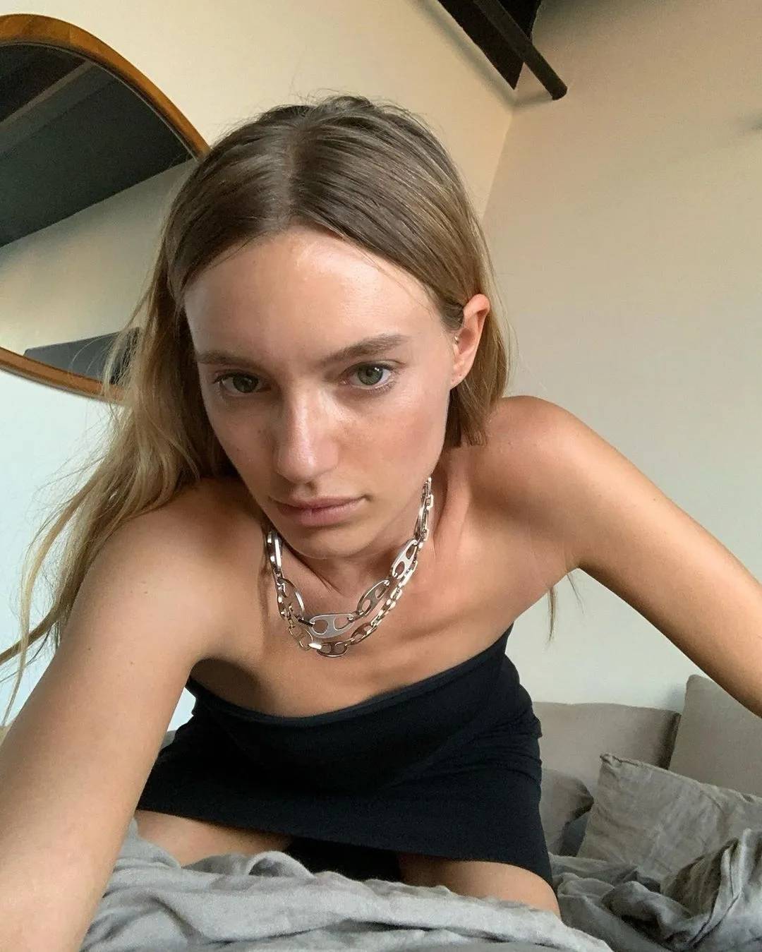 金属|配饰种草！这个秋冬跟金属配饰更般配噢~