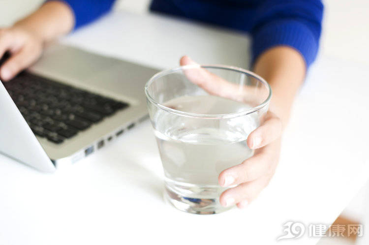 肾结石是怎样形成的怎么排出 28745ab933ba4f4f899ba8baf60cd037.jpeg