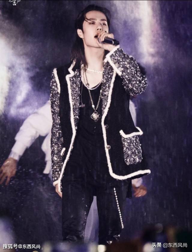 层次感|叠戴项链，既增加了层次感，又显得脖子线条更加修长