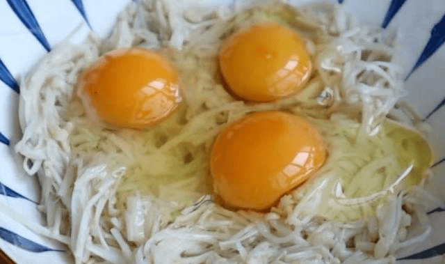 煮鸡蛋怎么炒着好吃 b933933a42964467b1b67dc74d58c88d.png