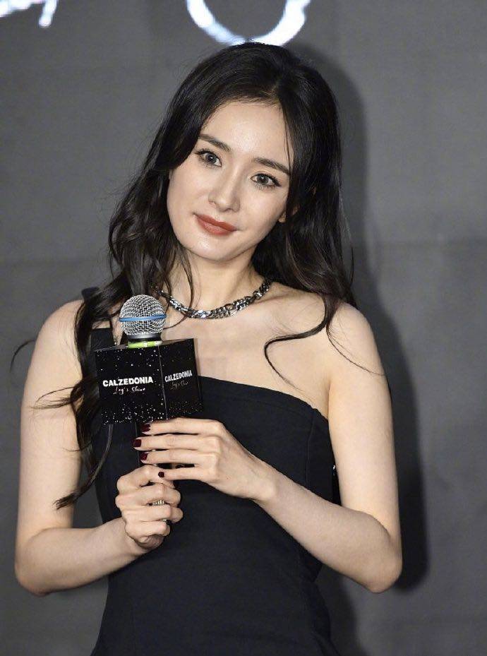 摄影|杨幂生图看起来很明艳，被学摄影网友戳穿真相，是被锐化过