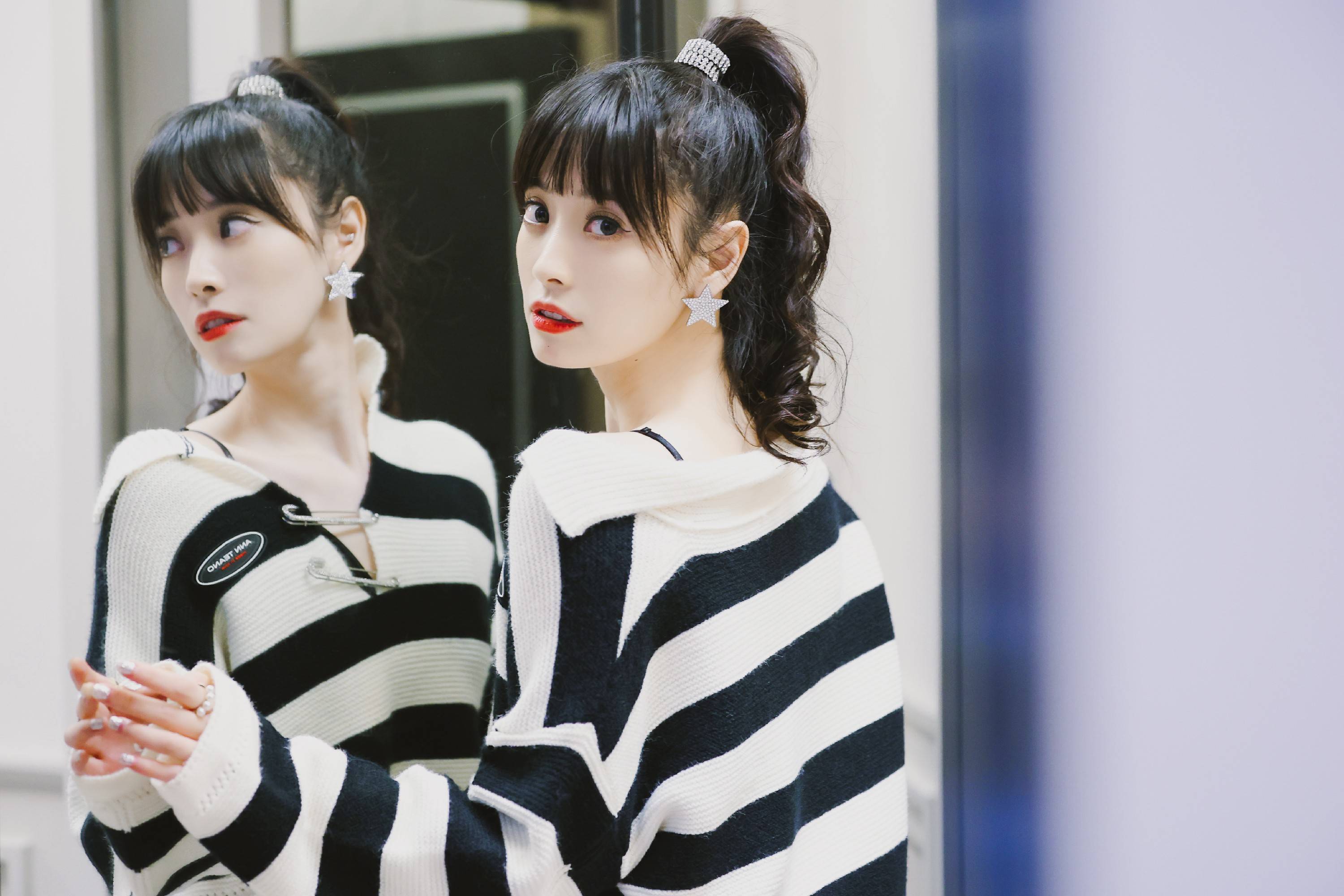 司雯嘉主持东方卫视开放大会 高马尾清爽甜美|司雯嘉主持东方卫视开放大会 高马尾清爽甜美