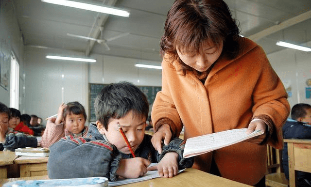 什么叫订正试卷 bfa3f8054be3480db8d40ae3d81ffa13.png