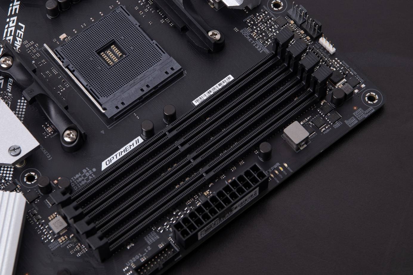 有颜有实力你的zen3游戏主机就需要rogb550a吹雪