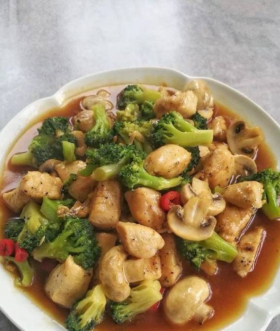 一片鸡胸肉是多少克 eb1c1dde2e5041edb402aa63bd9862b3.jpeg