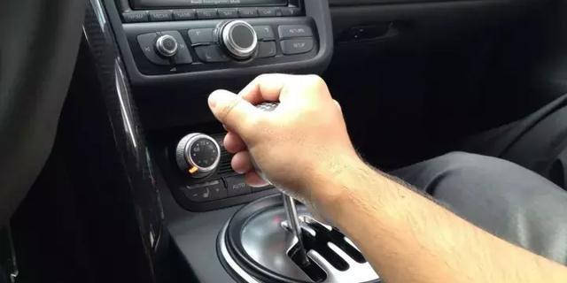 掌握手动挡汽车快速起步技巧，掌握手动挡汽车快速起步技巧