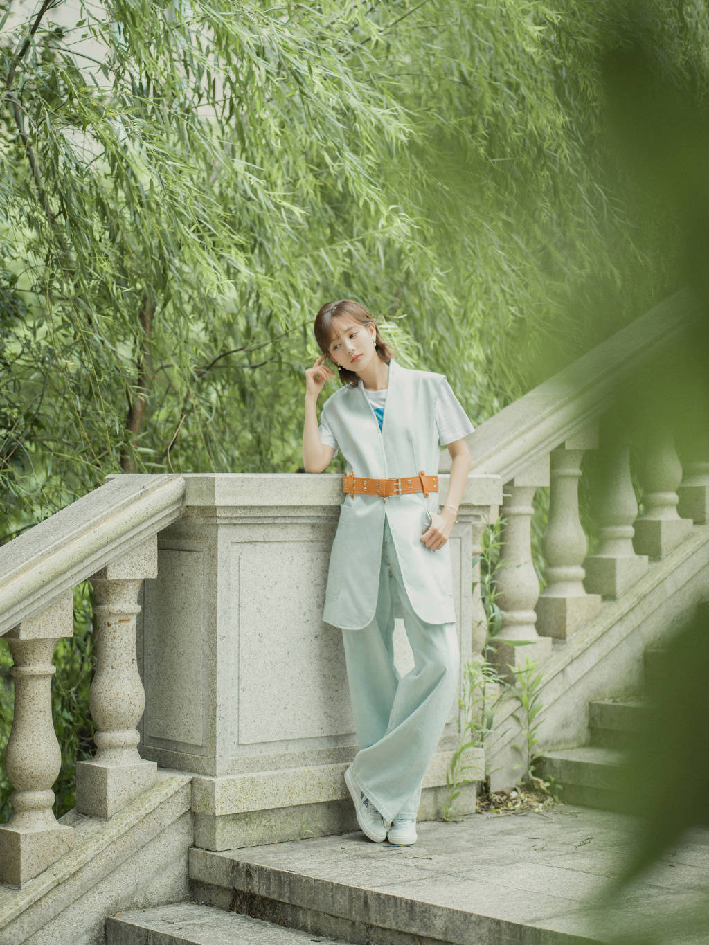 《亲爱的热爱的》姐妹篇官宣，胡一天穿白T，同
