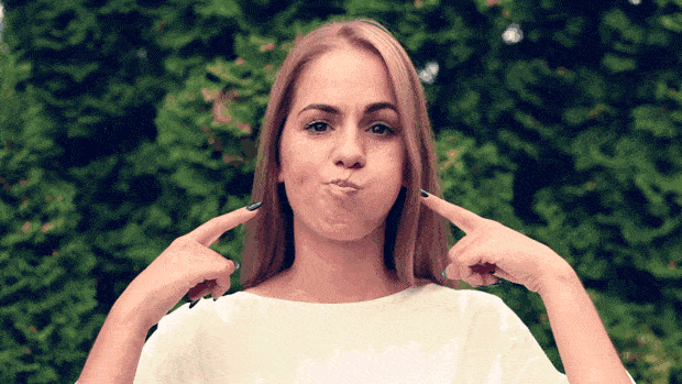 脂肪型|赵露思费劲巴拉才撕下大饼，秒被书粉喊退货，发布会生图确实让人出戏...