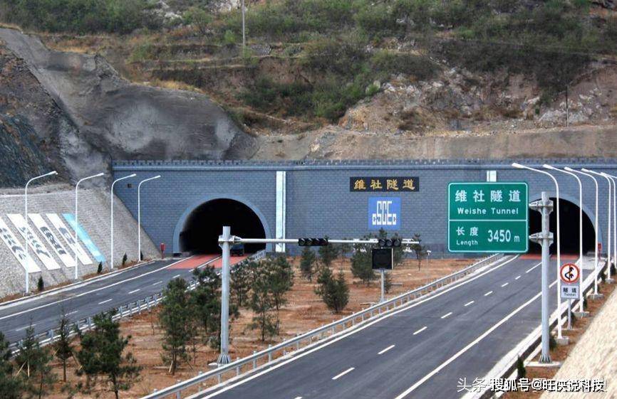 广西河都高速谢家峒隧道:高速公路隧道 安全驾驶攻略