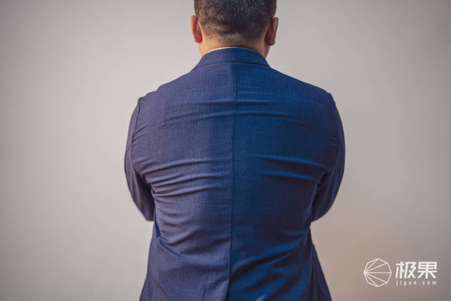 西装|AI智能定制，弹力十足巨能装，专治各种“身材不服”