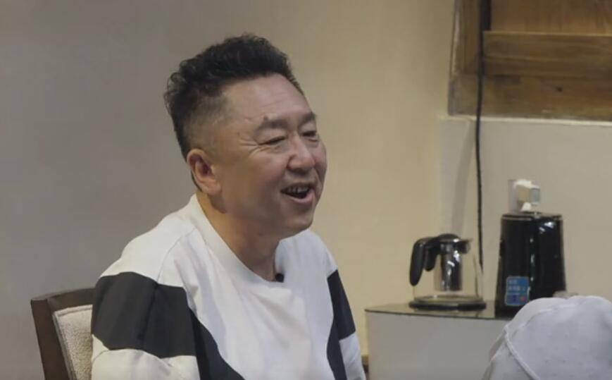 于谦携小10岁娇妻秀恩爱被指像父女!苦日子曾靠
