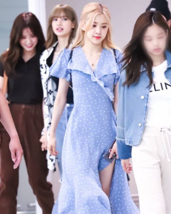 裙子有点意思:左边夏天穿都凉飕飕,右边冬天穿都嫌厚