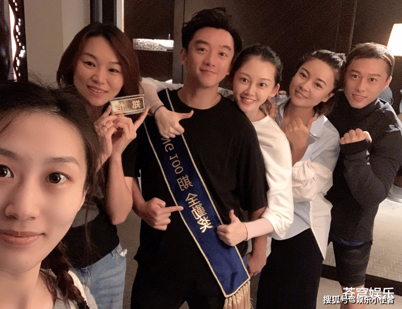 郑恺老婆苗苗产女后,又一女明星官宣二胎!直夸女儿颜值比自己高