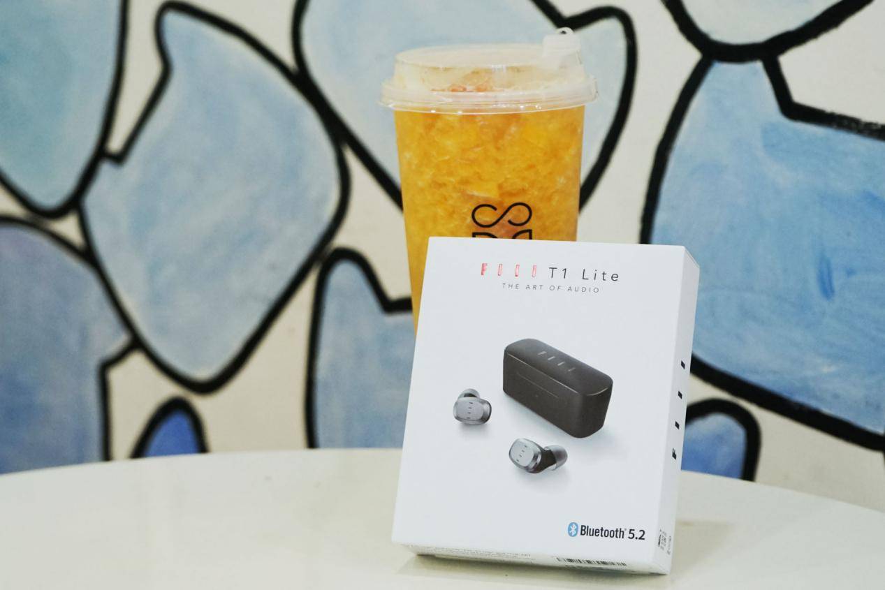 Lite|打工人不哭！买FIIL这款真无线耳机感觉花得很值！