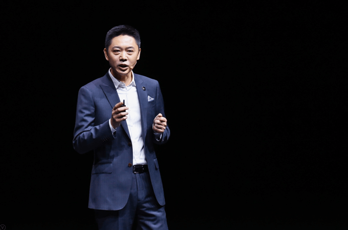 Mate|任正非说了句“HI”，Mate40 Pro 就上车了！