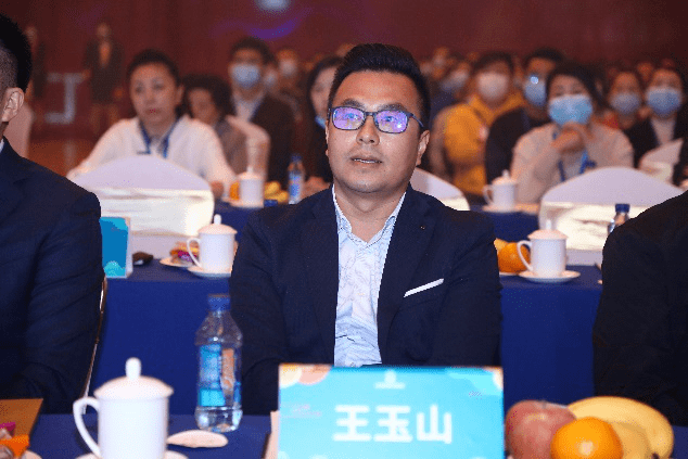 总裁王玉山先生,深圳红十三资本金融服务有限公司创始人余维江先生