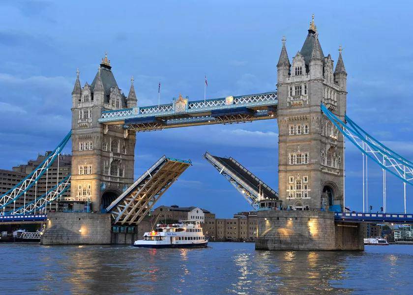 那为什么会有london bridge is falling down这首歌呢?