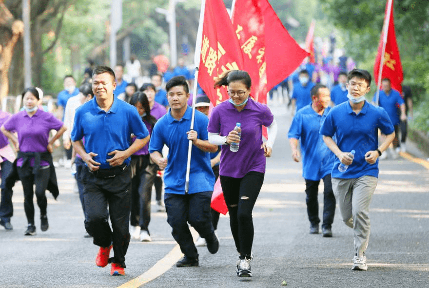 在奔跑中领略美景 倾听非遗文化故事  （通讯员：罗港君）11月5日上午|福永举办第二届凤凰山文旅（登山）节暨长跑日活动