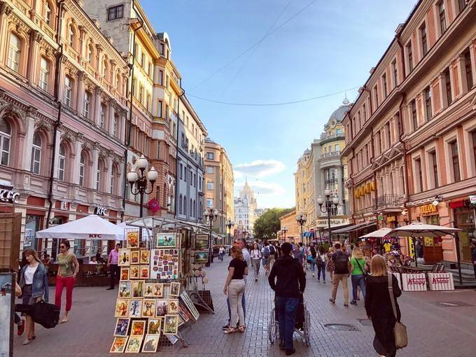 俄罗斯人均gdp连中国_中国男人抱俄罗斯女人