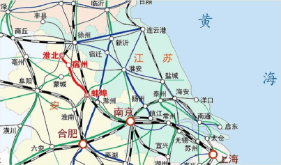 出站后折向东南走行,合理绕采空区,于宿州市西侧,距京台高速公路宿州
