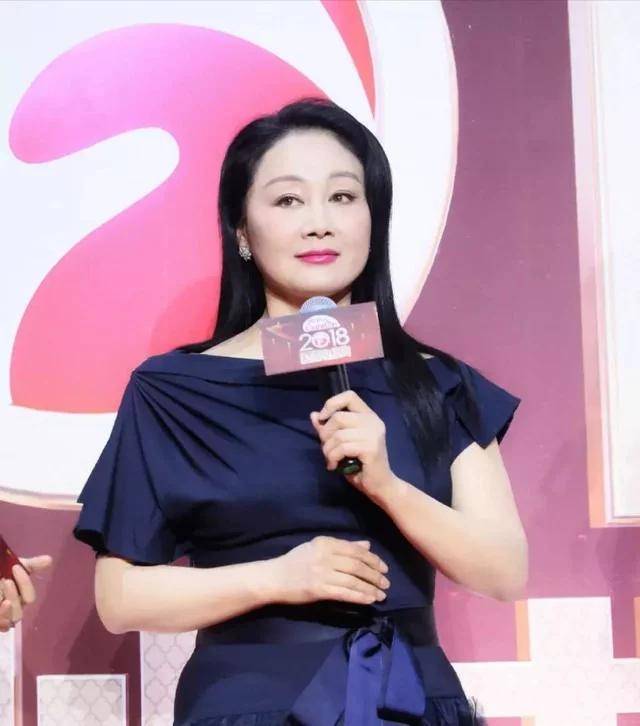 一代影后王姬现状,58岁仍坚持拍戏,女儿是漂亮的她