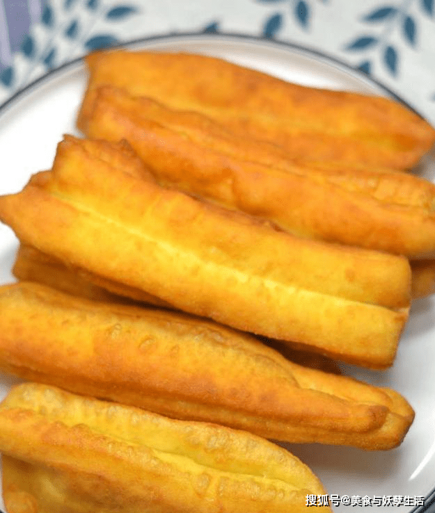 如何炸油条又软又蓬松 059876ec857b49588ffef3cb41e3feb8.png
