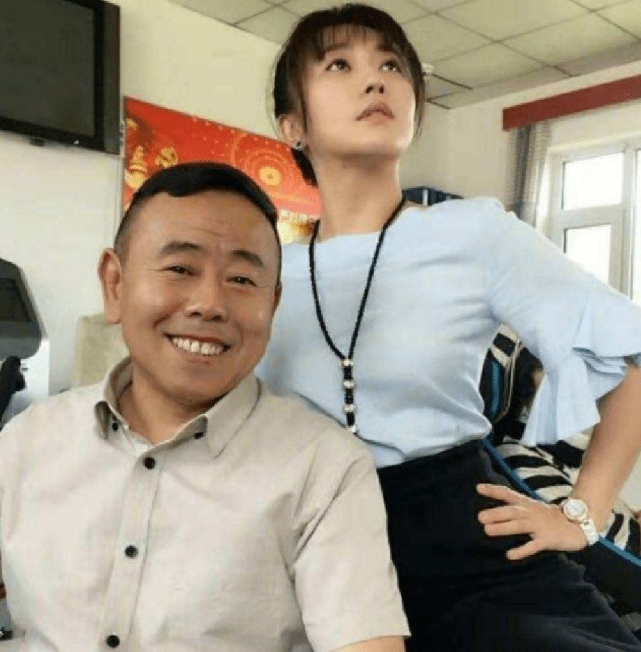 潘长江的老婆年轻照片 29de1af87ff84a1b9787e117f3a253a0.png