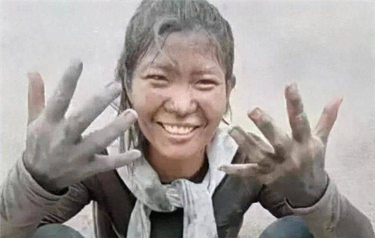 张曼|22岁美女董事长，创业4年身价达78亿，网友：逆袭人生全靠编