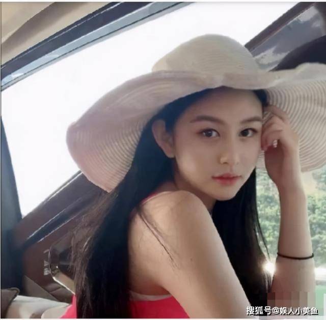 沈月|邱淑贞女儿COS九尾狐,长相大气而甜美,同母相比还缺气质?