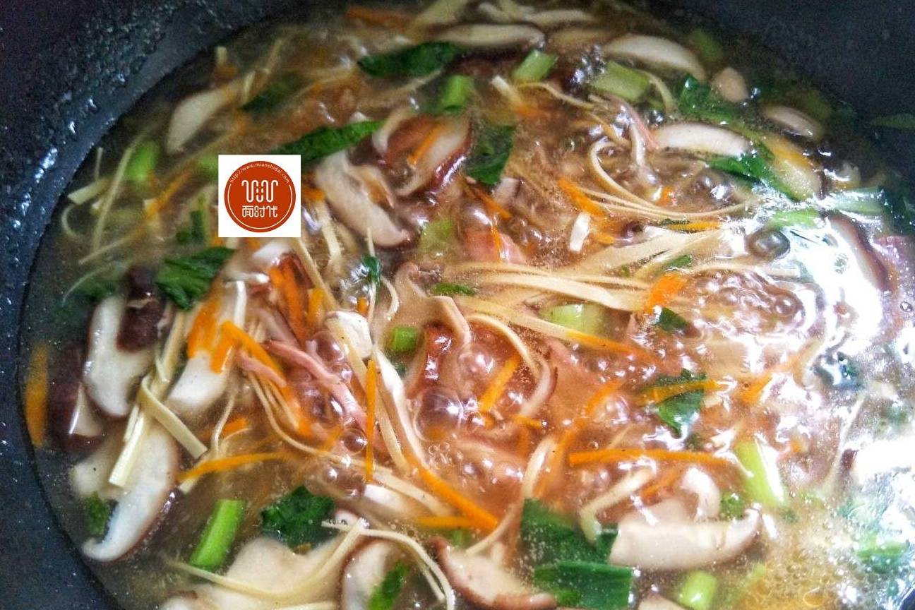 酸辣汤的做法教程 8d8013b15a53457a821c3048e37a477b.jpeg