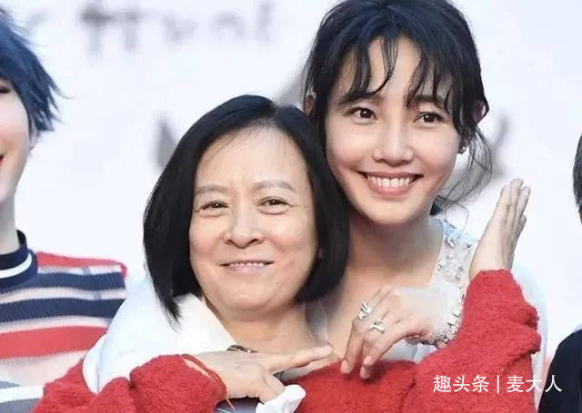 王京花捧红的演员 8ffed757fec44fb1b6c81f112e460fc9.jpeg