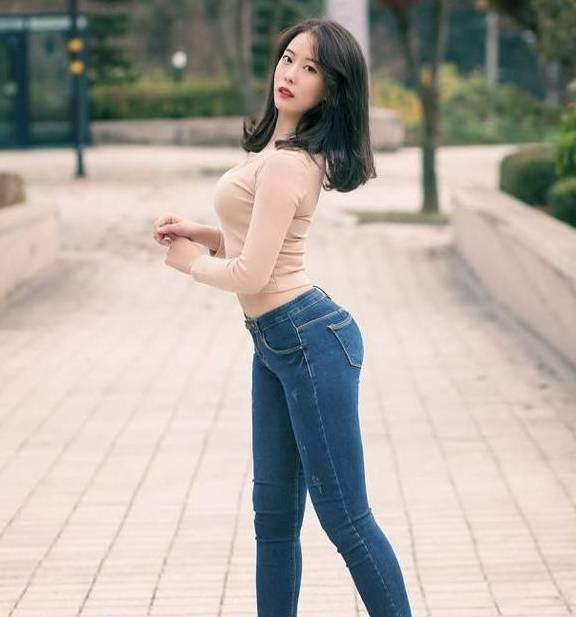 微胖女生穿什么牛仔裤显瘦 ec57e1a576ae410686f89443933d47de.jpeg